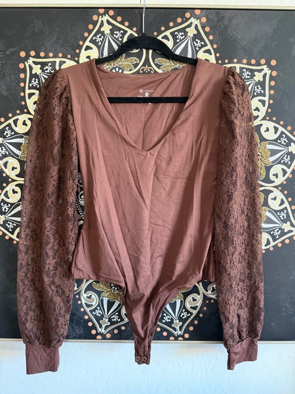 Lace-Sleeve V-Neck Bodysuit in Brown - Picture 3 of 3